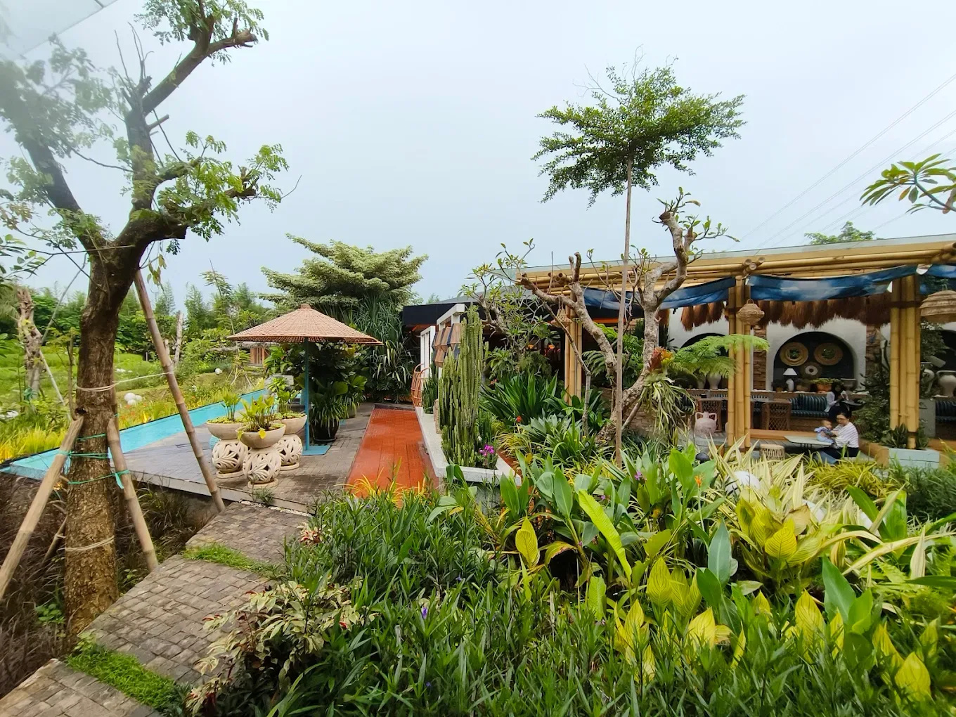 4 menit ke Padhi Resto
